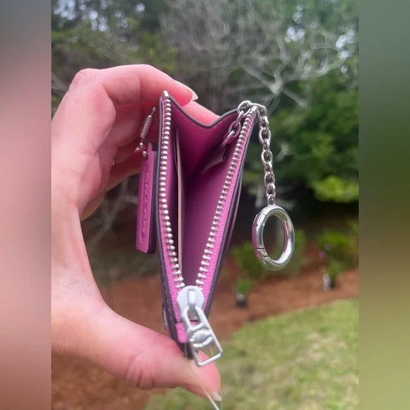 Coachtopia Wavy Zip Card Case with A Keyring 🩷 Bright Magenta 🩷Brand New w/Tags🩷 - Picture 4 of 9